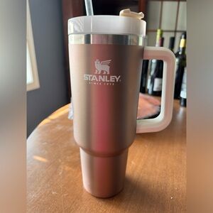 Rose gold Stanley 40 oz